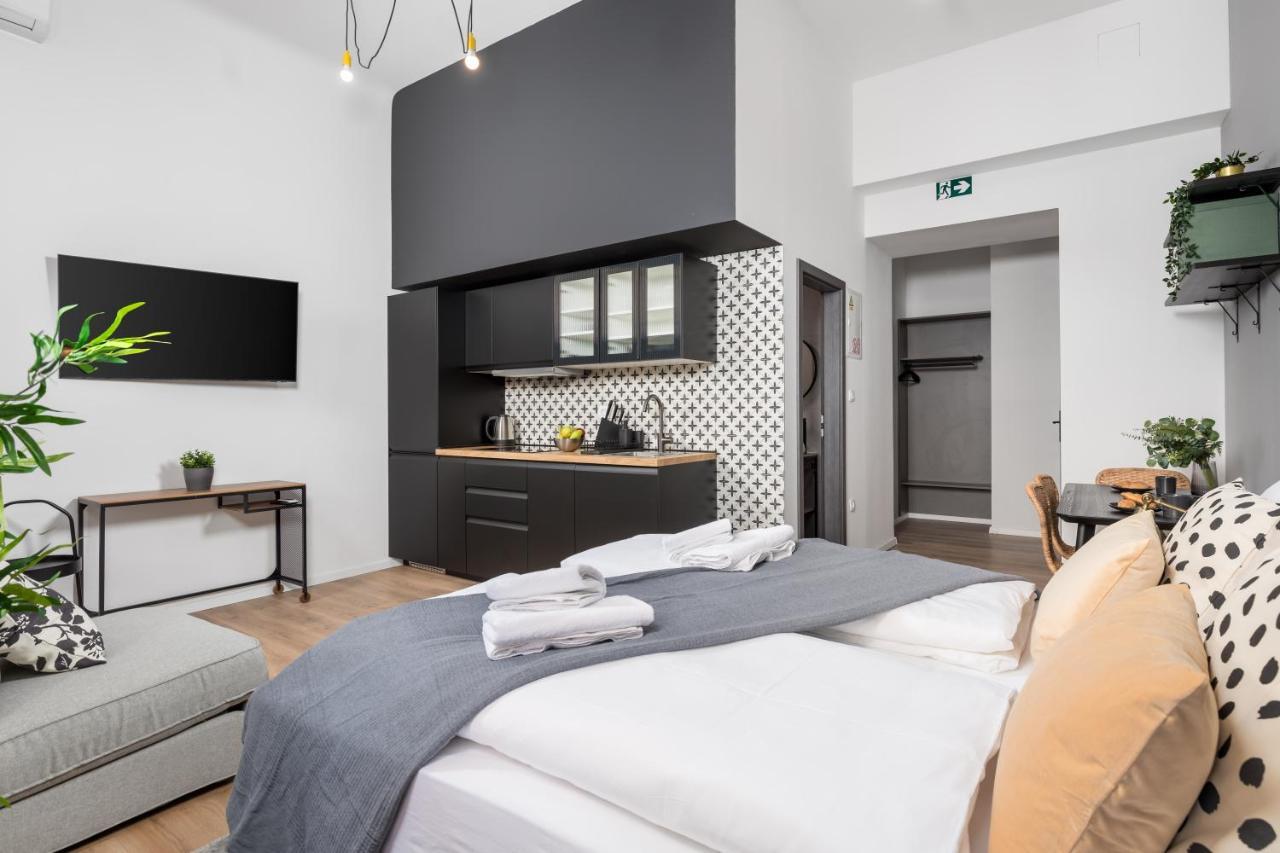 Apartments & Rooms One World Рієка Екстер'єр фото