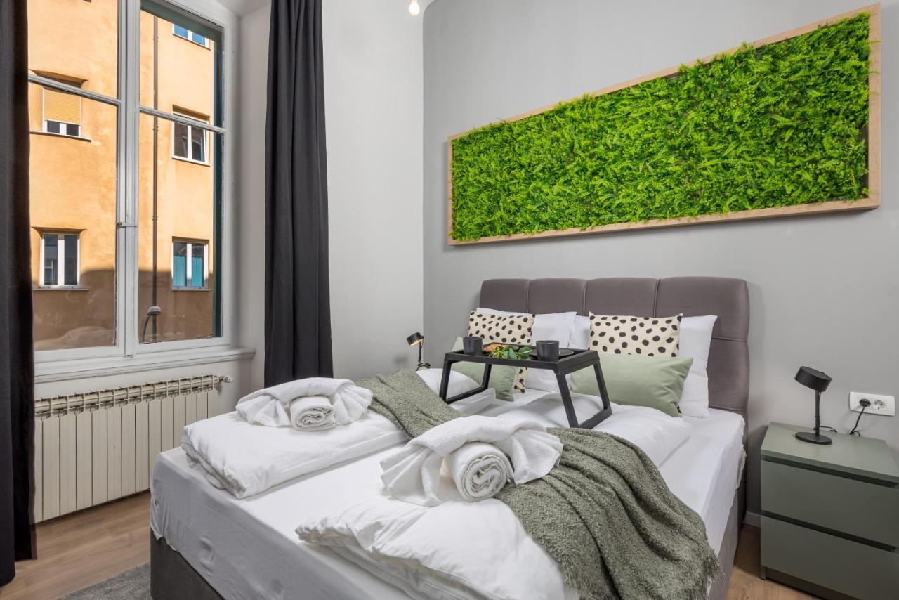Apartments & Rooms One World Рієка Екстер'єр фото