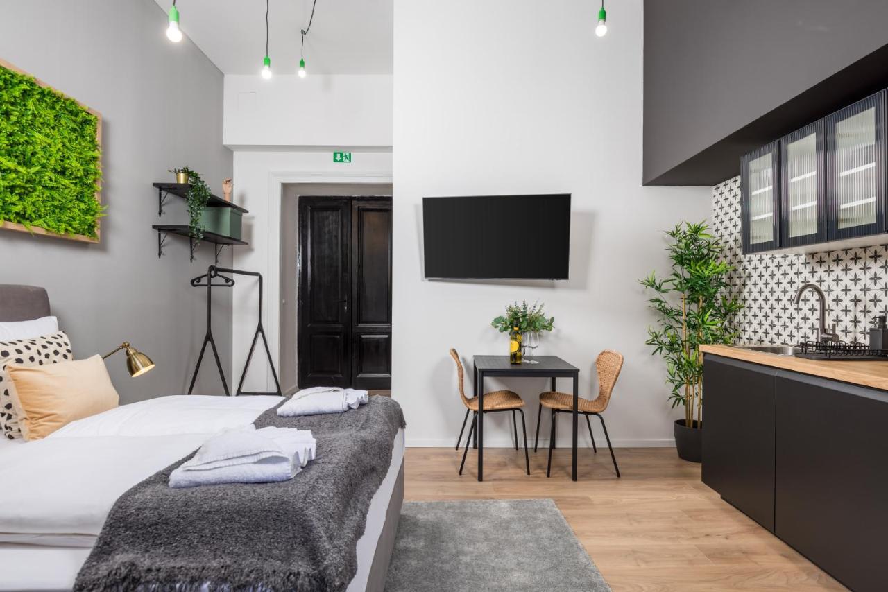 Apartments & Rooms One World Рієка Екстер'єр фото