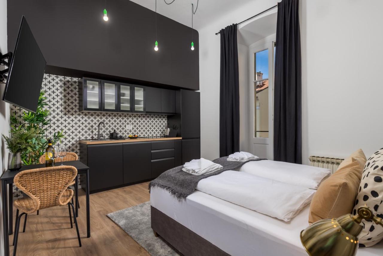 Apartments & Rooms One World Рієка Екстер'єр фото