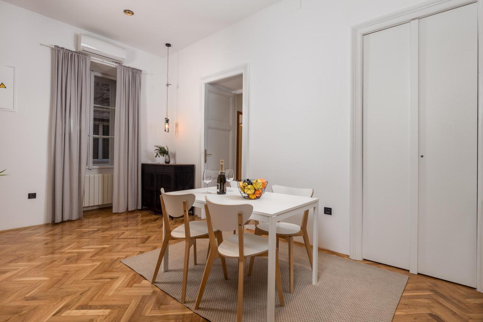 Apartments & Rooms One World Рієка Екстер'єр фото